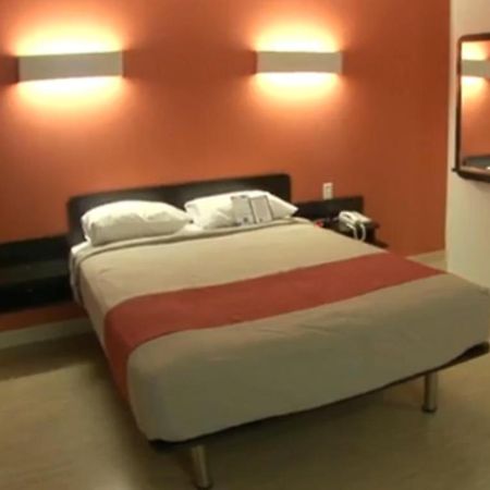 Motel 6 Мантека Екстер'єр фото