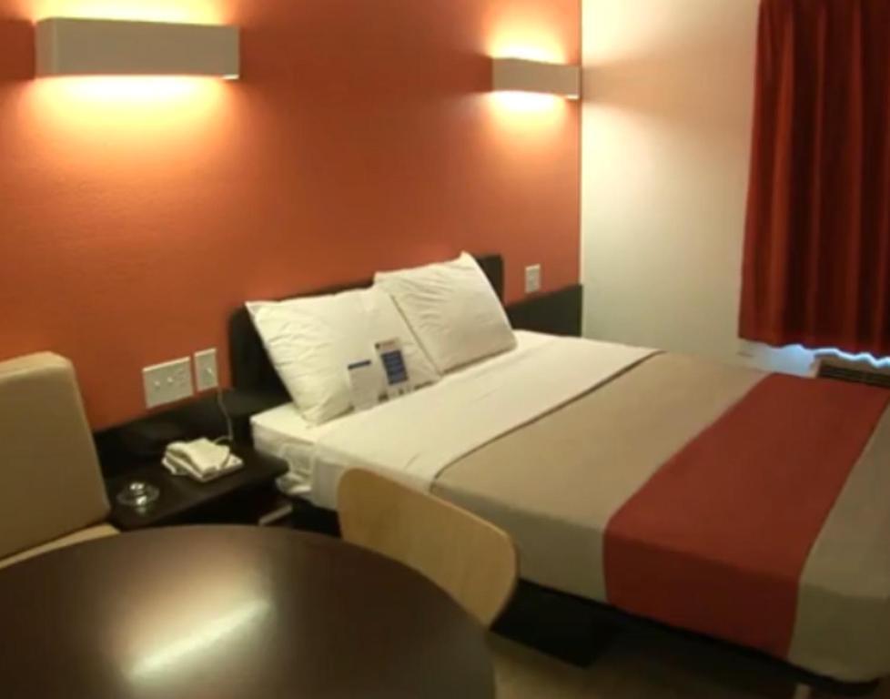 Motel 6 Мантека Екстер'єр фото