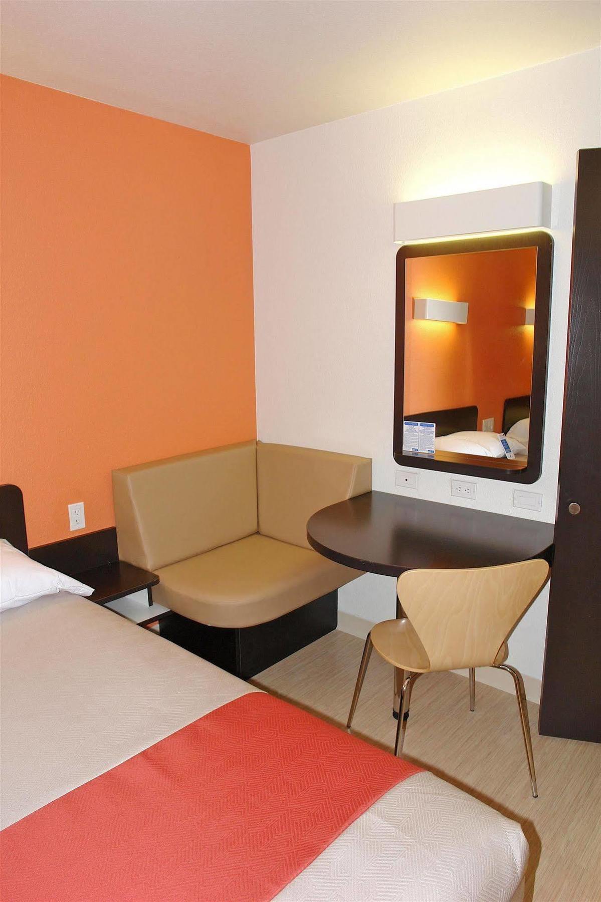 Motel 6 Мантека Екстер'єр фото